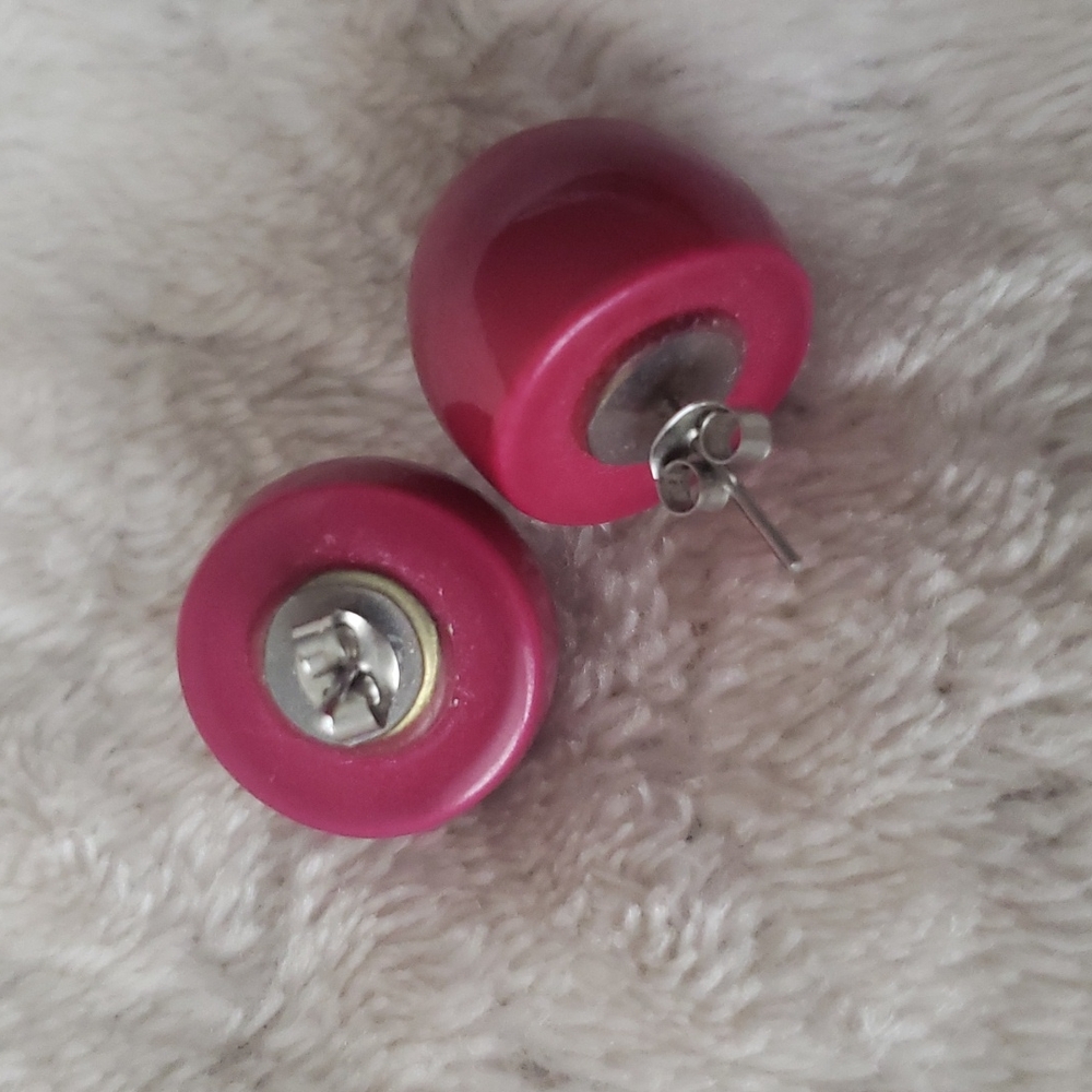 ๐ค 3/$15 Vintage Magenta Button Earrings - Picture 5 of 5